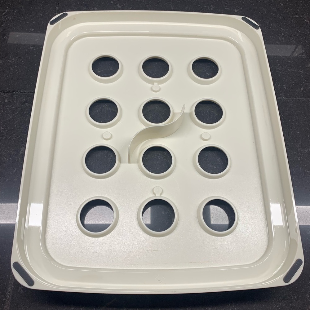 Tupperware Ravioli Maker - Picture 3 of 3